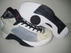 fashionable sports shoes
