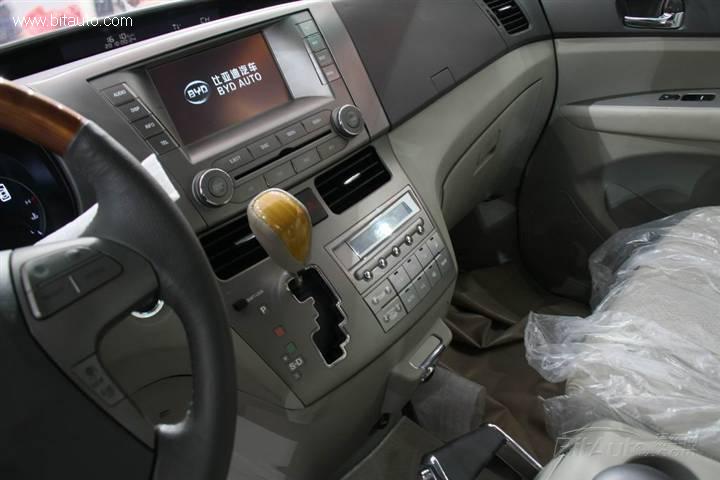 BYD M6BYD M6