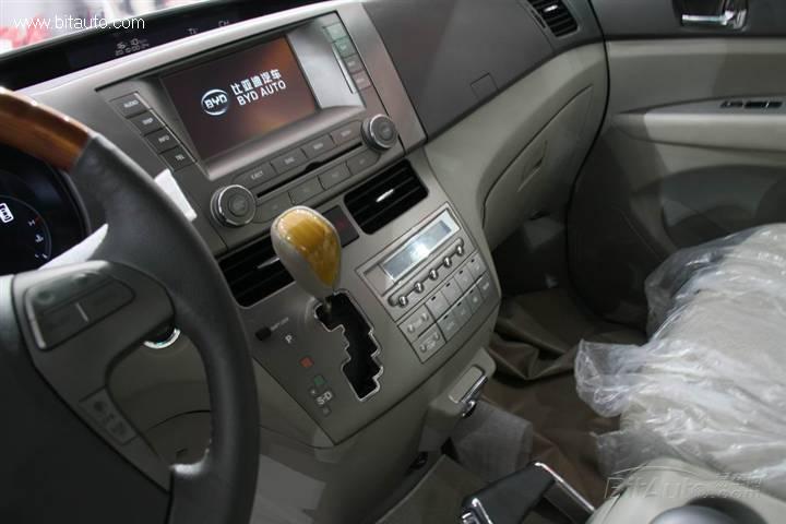 BYD M6BYD M6