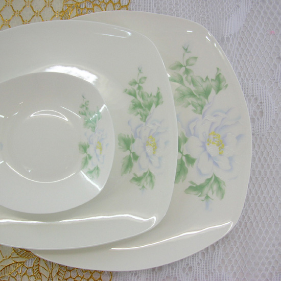 Fine bone china tableware