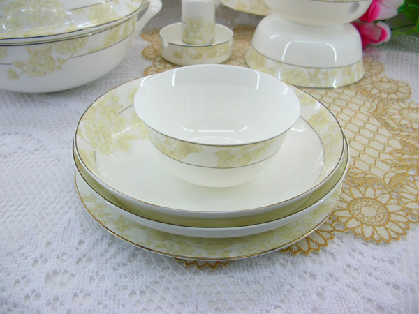 Fine bone china tableware