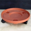 Plastic saucer with wheels
